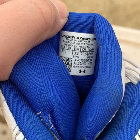 Under Armour “Highlight” molded football cleats size 1.5Y - Picture 6 of 7